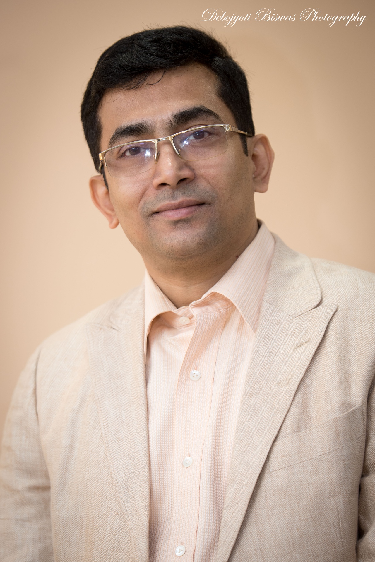 Portrait of Ronojit Gupta, CFP, CMA — Founder of CONFI